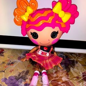 - Lala Loopsy doll